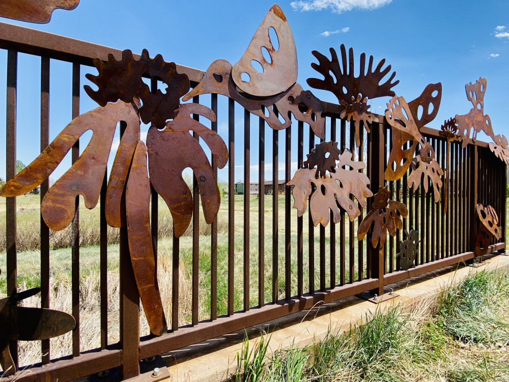 Close view of the completed sculpture