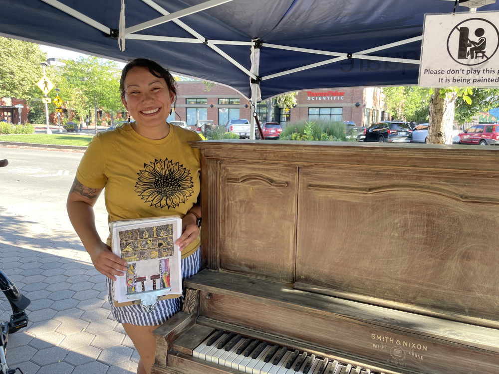 Natalia and her piano before painting