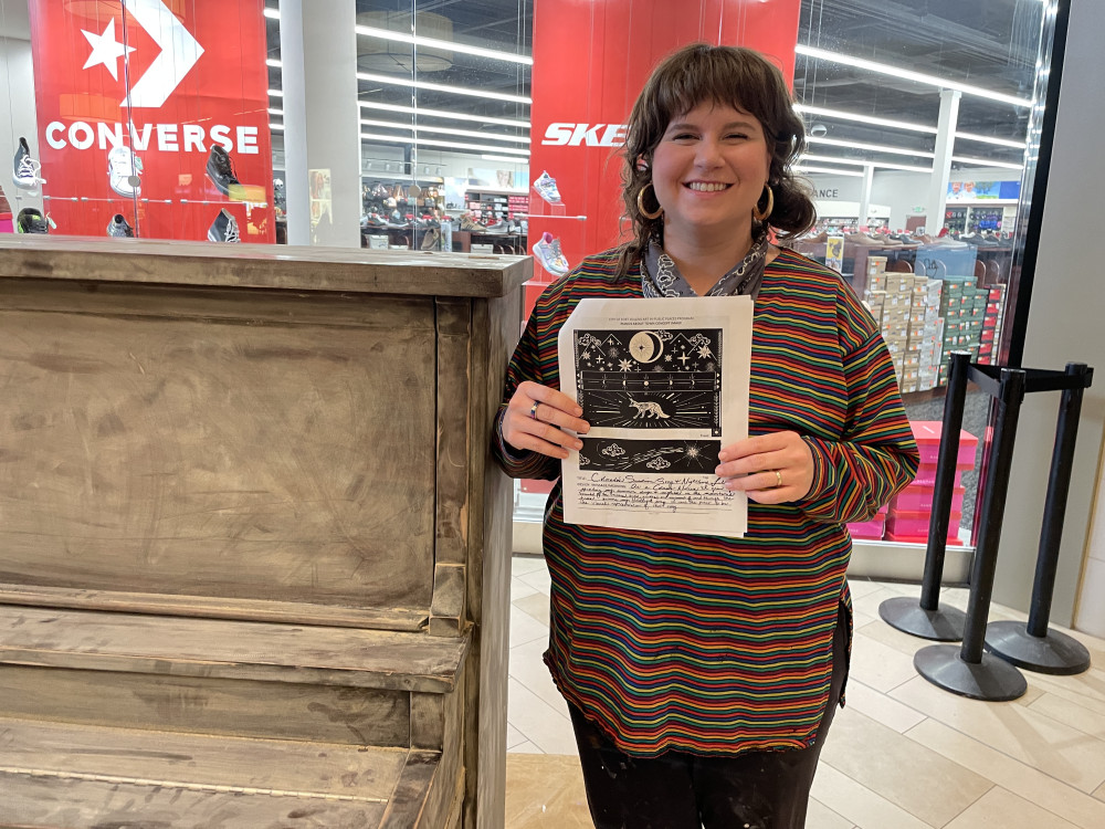 Katelynn before starting her mural.