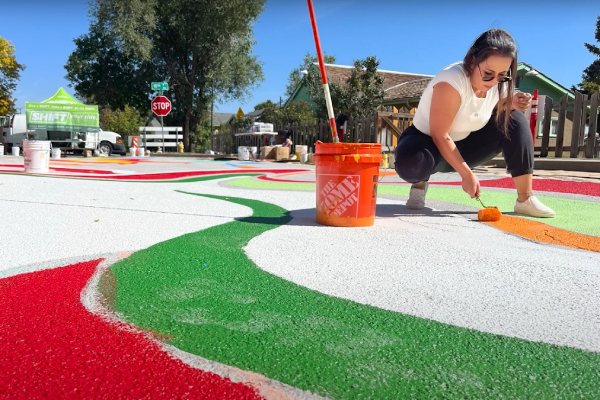 A person paint on the street