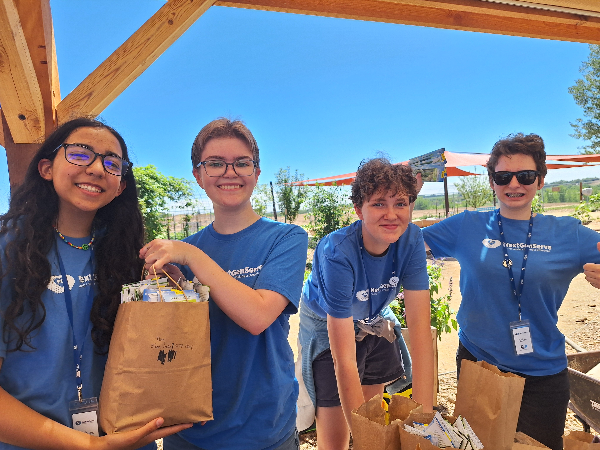 Picture of teen volunteers