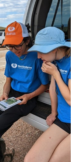 NextGenServes 2022 volunteers working together